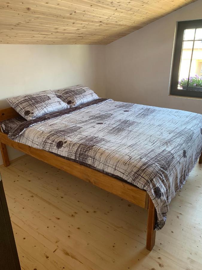 Guest House Tivko Katce Γκόστιβαρ Εξωτερικό φωτογραφία